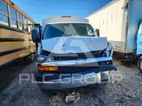 2017 Chevrolet Express фото