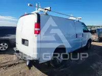 2017 Chevrolet Express фото