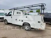 2017 Chevrolet Express фото