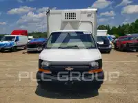 2017 Chevrolet Express фото