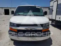2017 Chevrolet Express photo