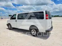 2017 Chevrolet Express фото