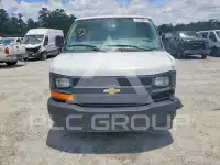 2017 Chevrolet Express фото