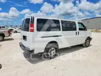 2017 Chevrolet Express фото