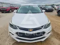 2017 Chevrolet Cruze photo