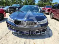 2017 BMW 750 photo