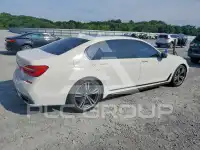2017 BMW 750 photo