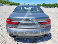 2017 BMW 750 фото