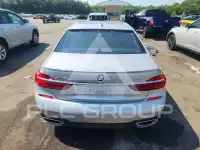 2017 BMW 750 фото