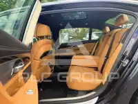 2017 BMW 750 фото
