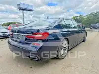 2017 BMW 750 фото
