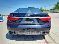 2017 BMW 750 фото