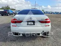 2017 BMW 750 фото