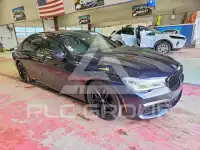 2017 BMW 750 photo