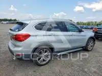 2017 BMW X1 фото