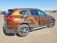 2017 BMW X1 фото