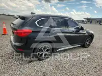 2017 BMW X1 фото
