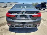 2017 BMW 750 фото