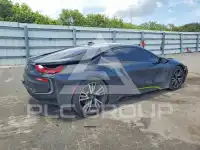 2017 BMW I8 фото