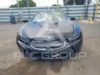 2017 BMW I8 фото