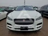 2017 Jaguar F-PACE photo