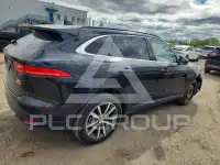 2017 Jaguar F-PACE photo