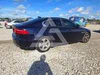 2017 Jaguar XE фото
