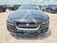 2017 Jaguar XE фото