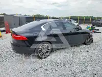 2017 Jaguar XE фото