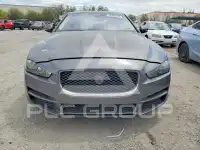 2017 Jaguar XE фото