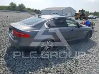 2017 Jaguar XE фото