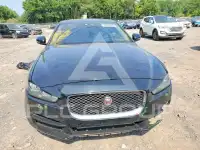 2017 Jaguar XE фото