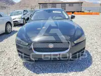 2017 Jaguar XE фото