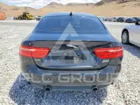 2017 Jaguar XE фото