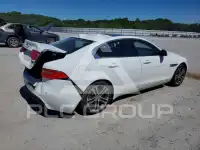 2017 Jaguar XE photo