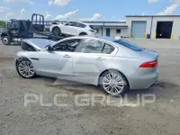 2017 Jaguar XE фото