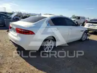 2017 Jaguar XE фото