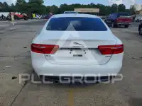 2017 Jaguar XE фото