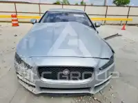 2017 Jaguar XE фото