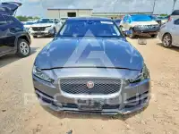 2017 Jaguar XE фото