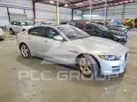 2017 Jaguar XE фото