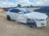 2017 Jaguar XE photo