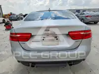 2017 Jaguar XE фото