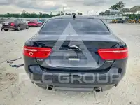 2017 Jaguar XE фото