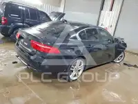 2017 Jaguar XE фото