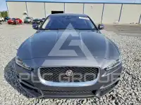 2017 Jaguar XE фото