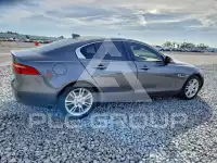 2017 Jaguar XE фото