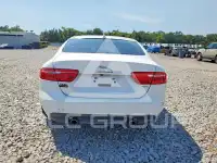 2017 Jaguar XE фото