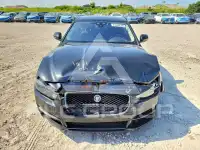 2017 Jaguar XE photo