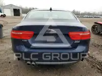 2017 Jaguar XE фото